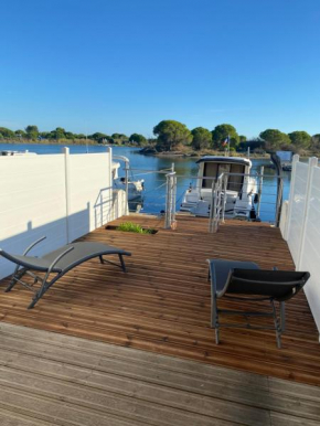 Marina très belle vue avec ponton